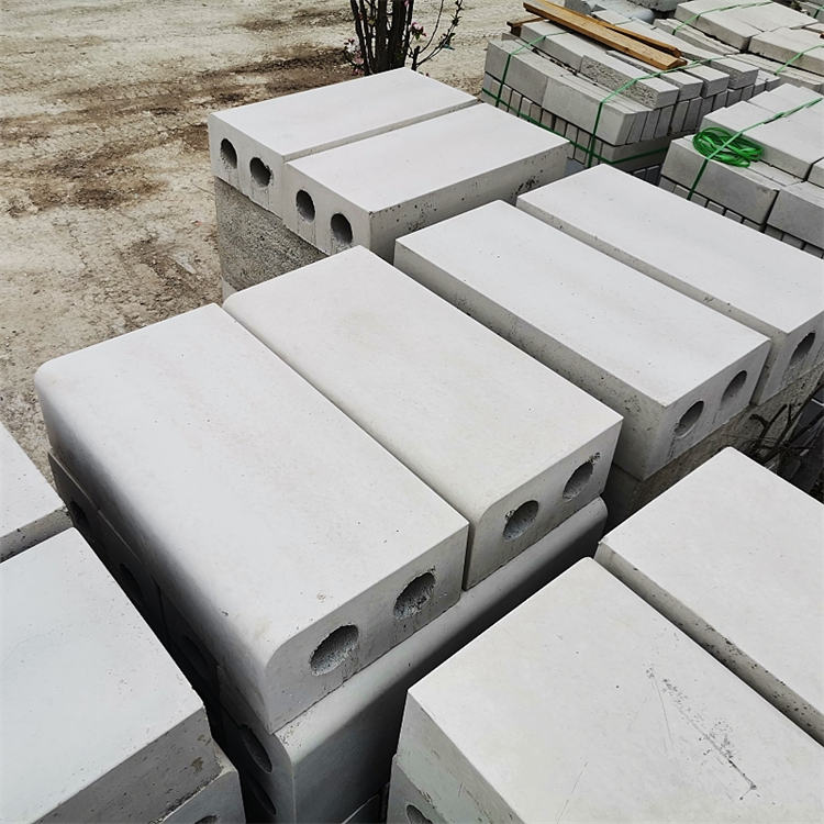 路沿石  隔离墩30